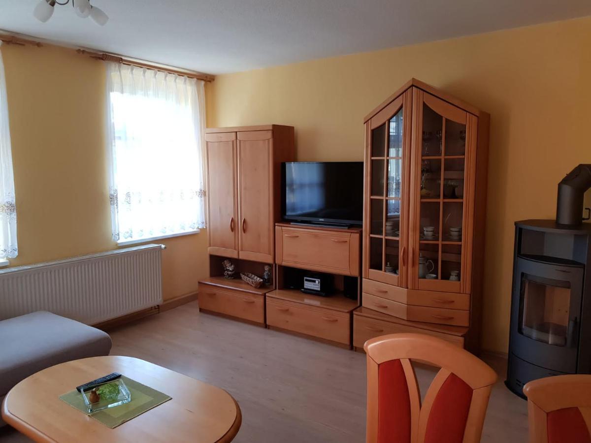נוישטט אן זאקסן Ferienwohnung Karlguth מראה חיצוני תמונה