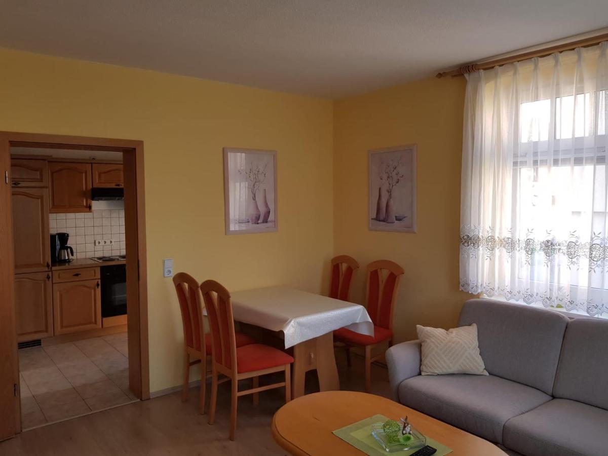 נוישטט אן זאקסן Ferienwohnung Karlguth מראה חיצוני תמונה