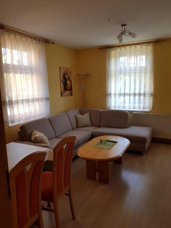 נוישטט אן זאקסן Ferienwohnung Karlguth מראה חיצוני תמונה