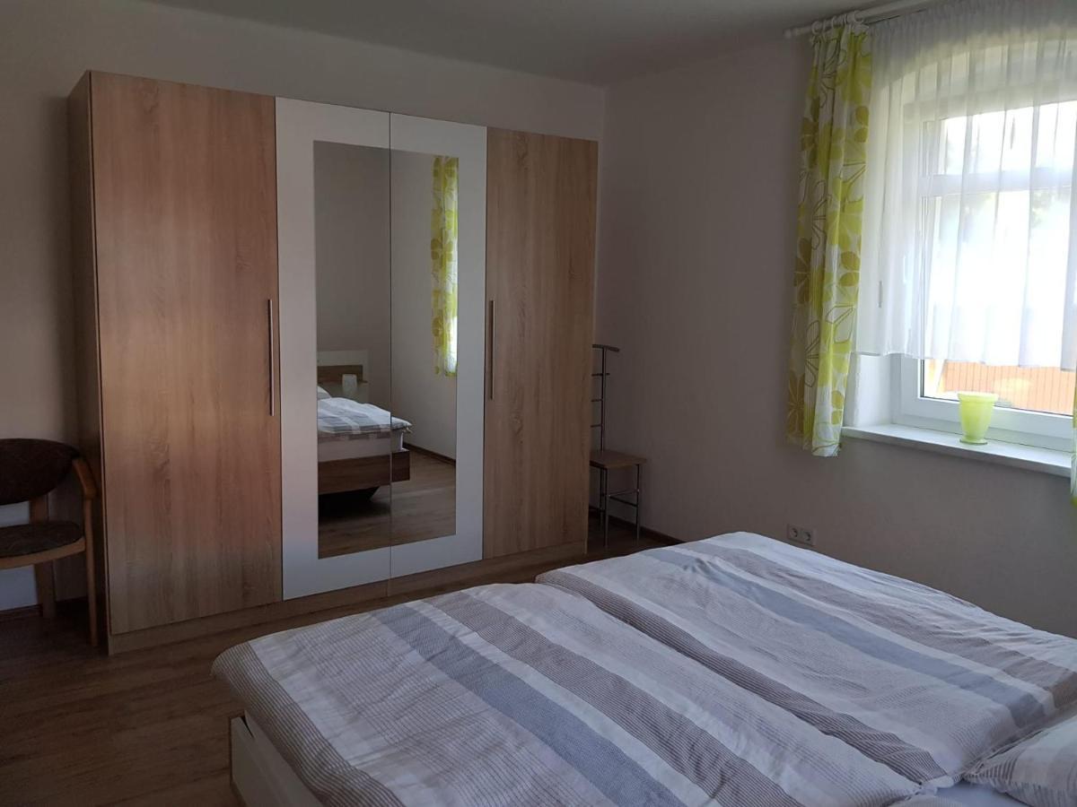 נוישטט אן זאקסן Ferienwohnung Karlguth מראה חיצוני תמונה