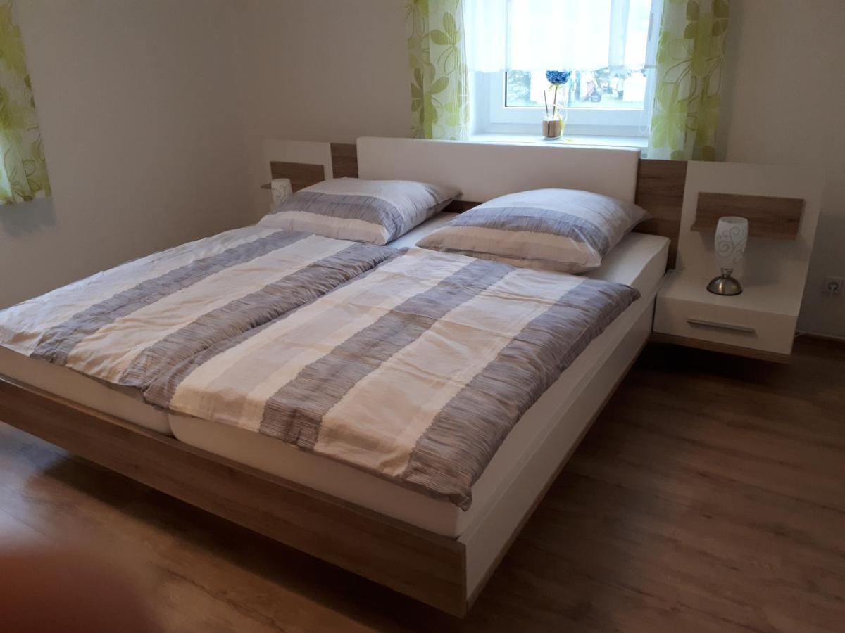 נוישטט אן זאקסן Ferienwohnung Karlguth מראה חיצוני תמונה